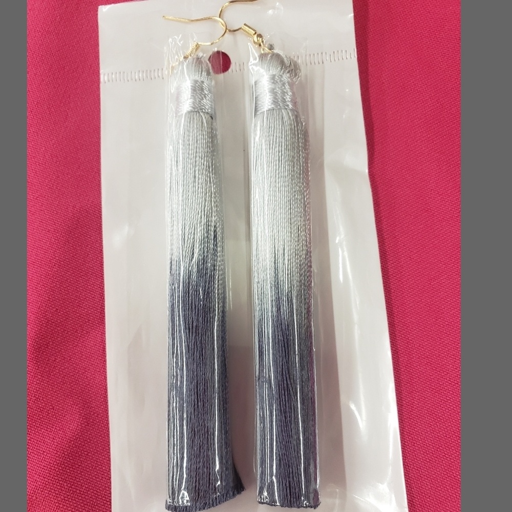BEAUTIFUL GREY/BLUE OMBRE TASSEL EARRINGS